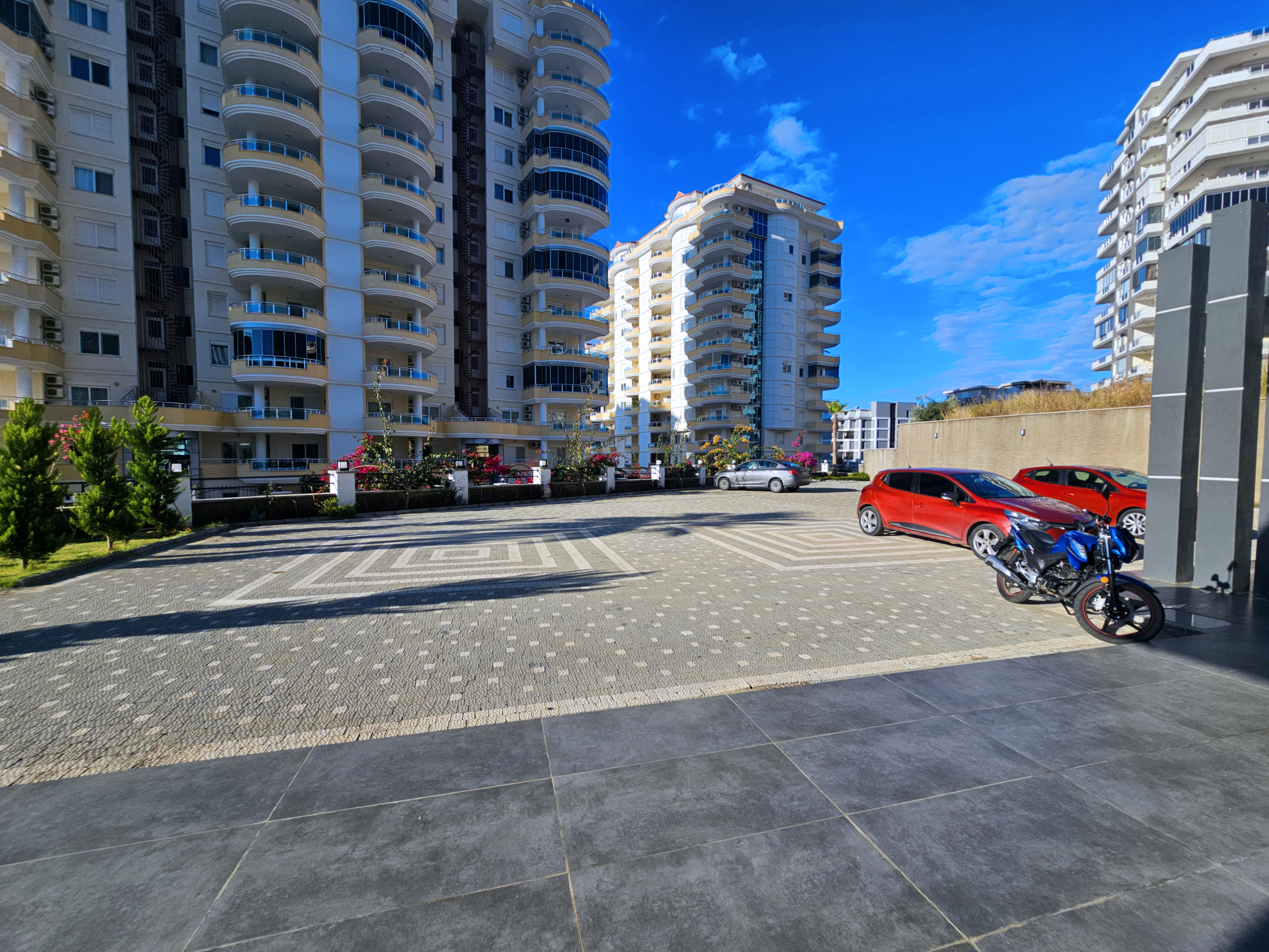 Mahutlar'da deniz manzaralı konut kompleksi!