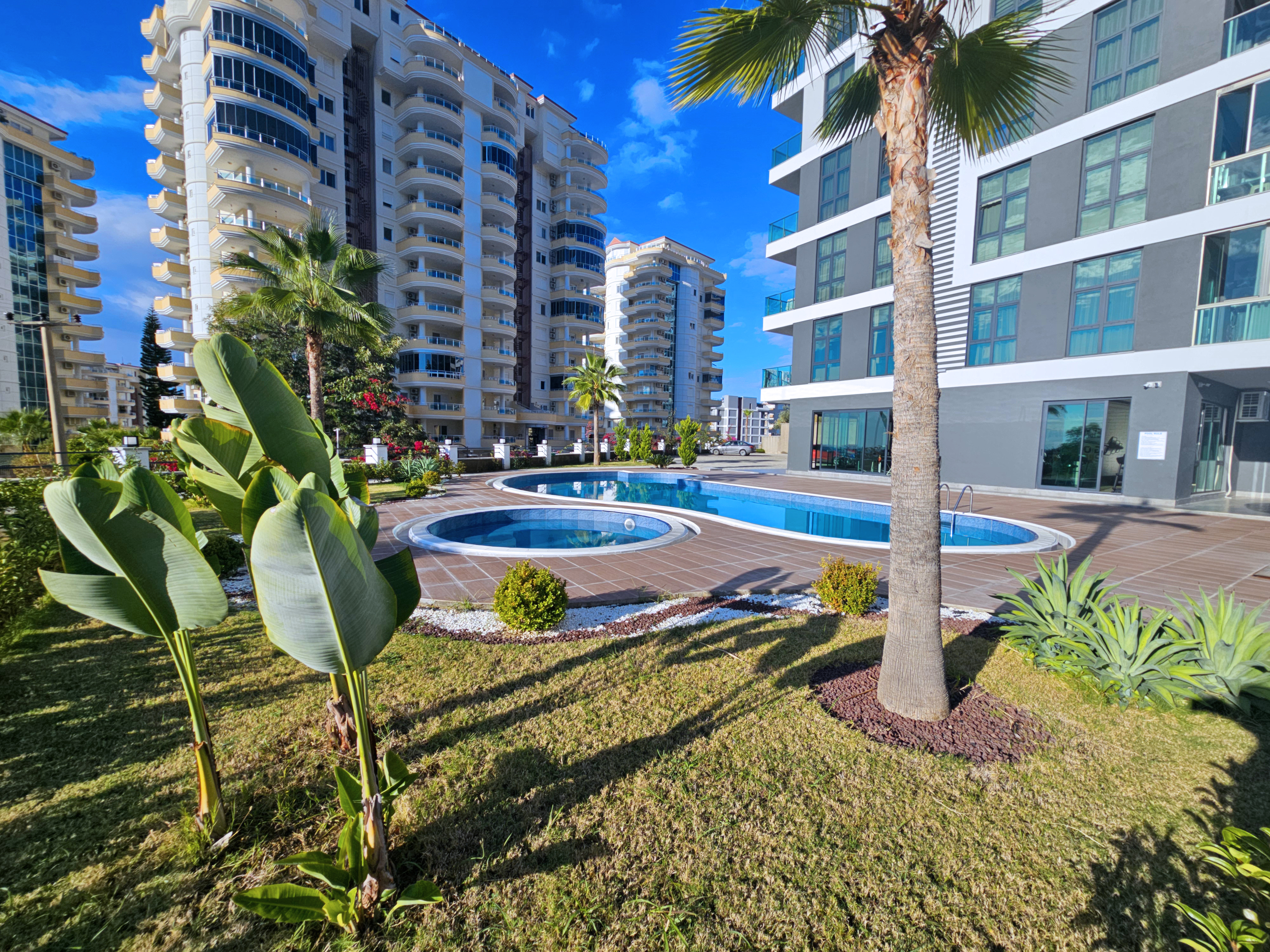 Mahutlar'da deniz manzaralı konut kompleksi!