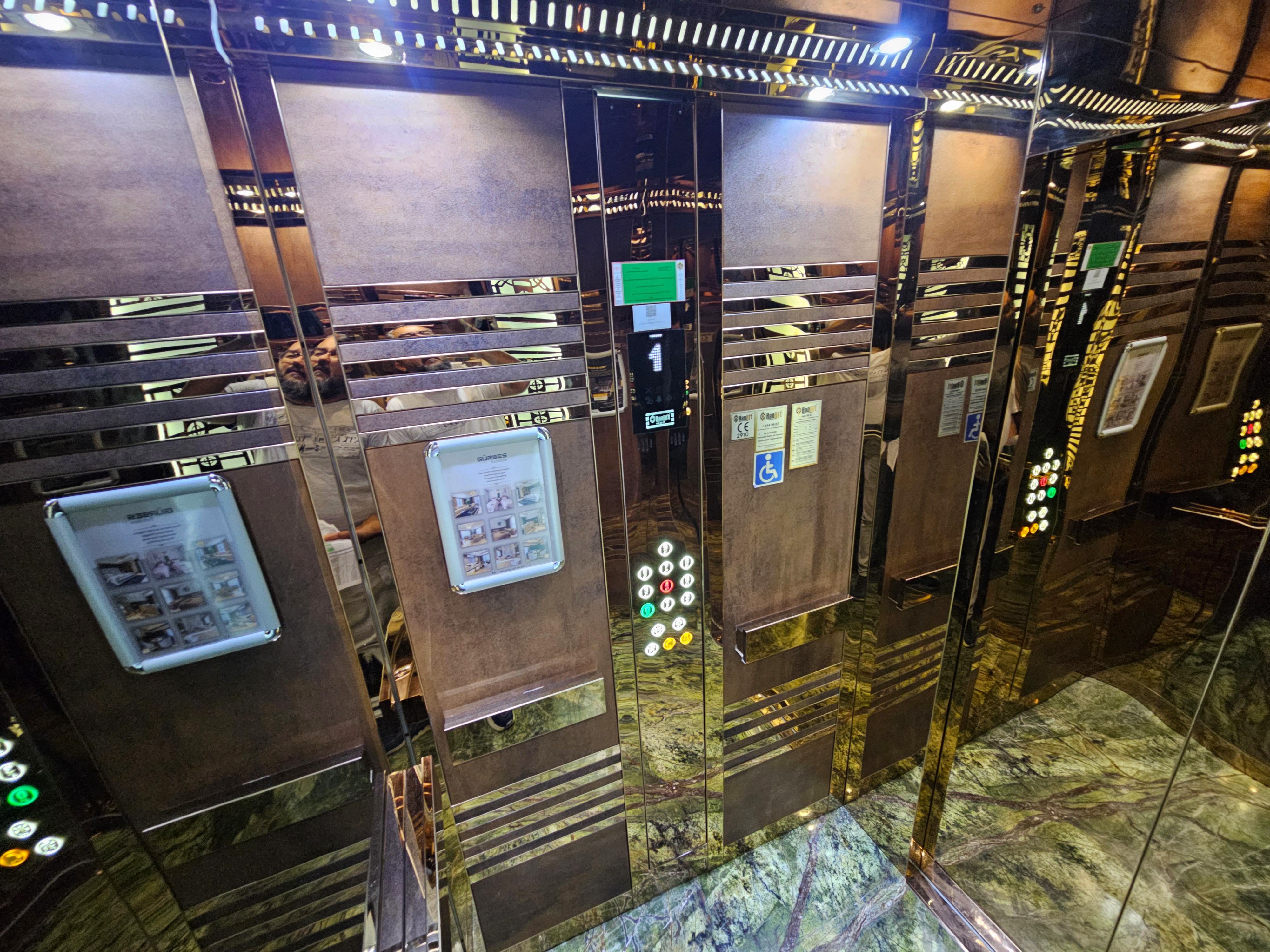 Mahutlar'da deniz manzaralı konut kompleksi!