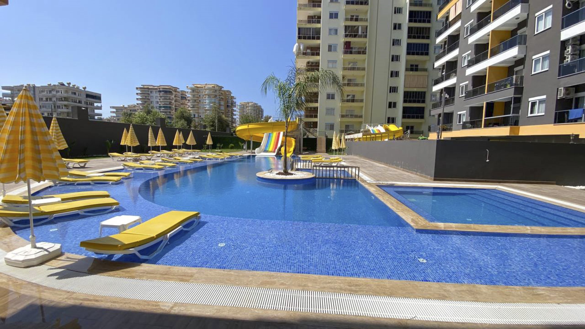 Modern premium residential complex in the center of Mahmutla