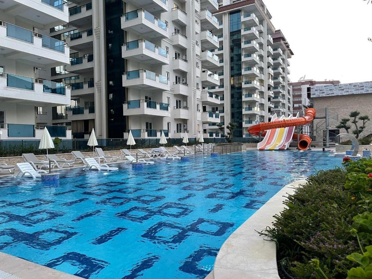 مجموعه مسکونی چندمنظوره در محموتلار