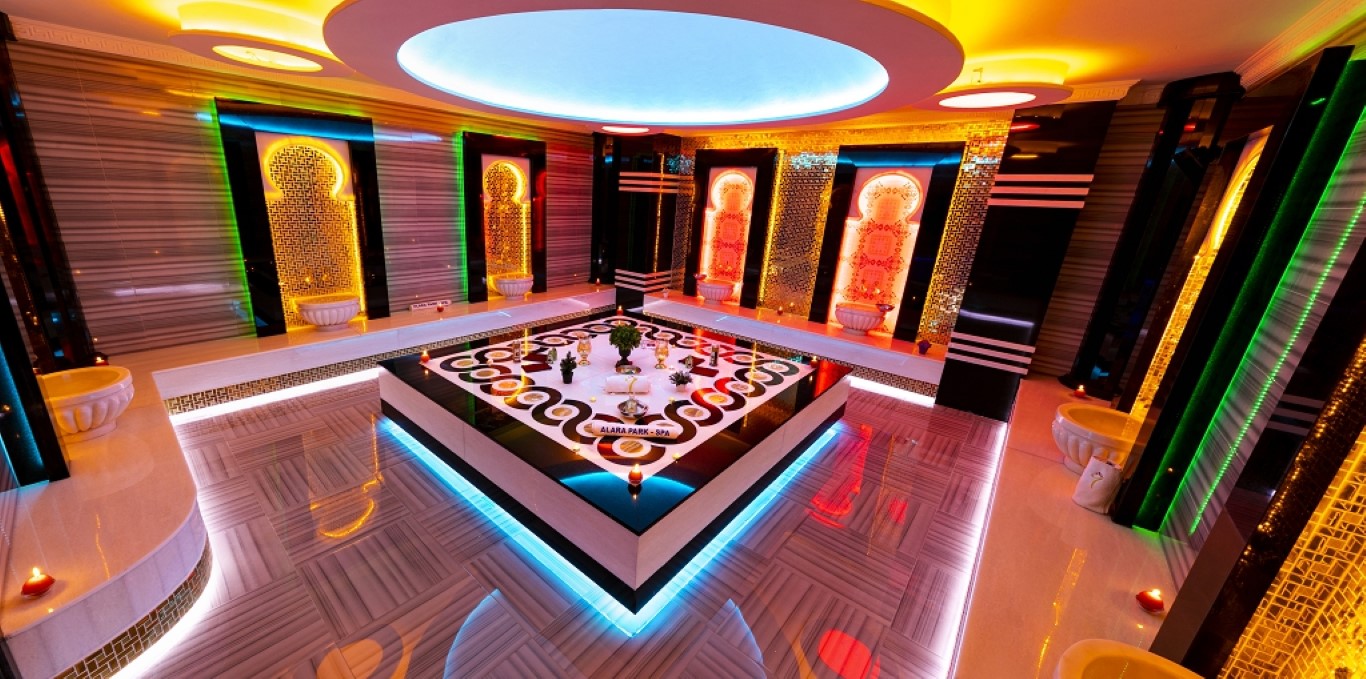 Gebäudekomplex mit der Infrastruktur eines Fünf-Sterne-Hotels in Mahmutlar