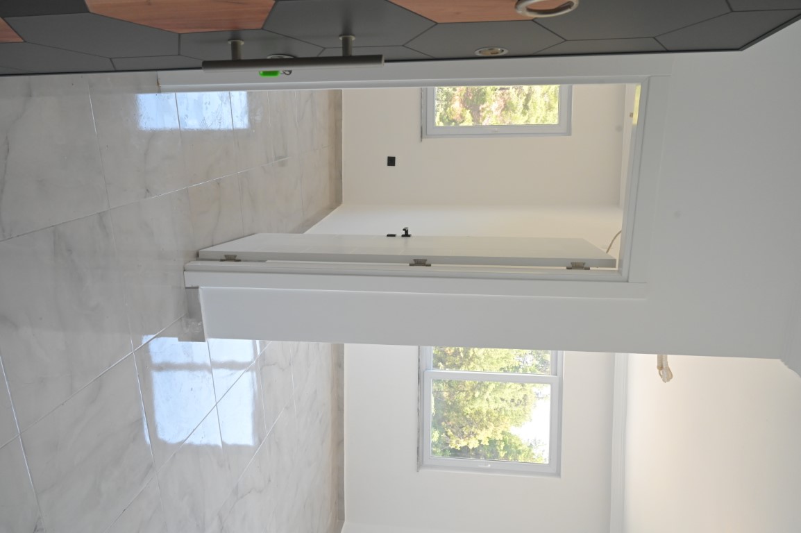 (1+1) - Aqua Residence