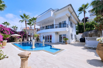 Türkiye'de Deniz manzaralı Villa | 3+1 | Akıllı ev