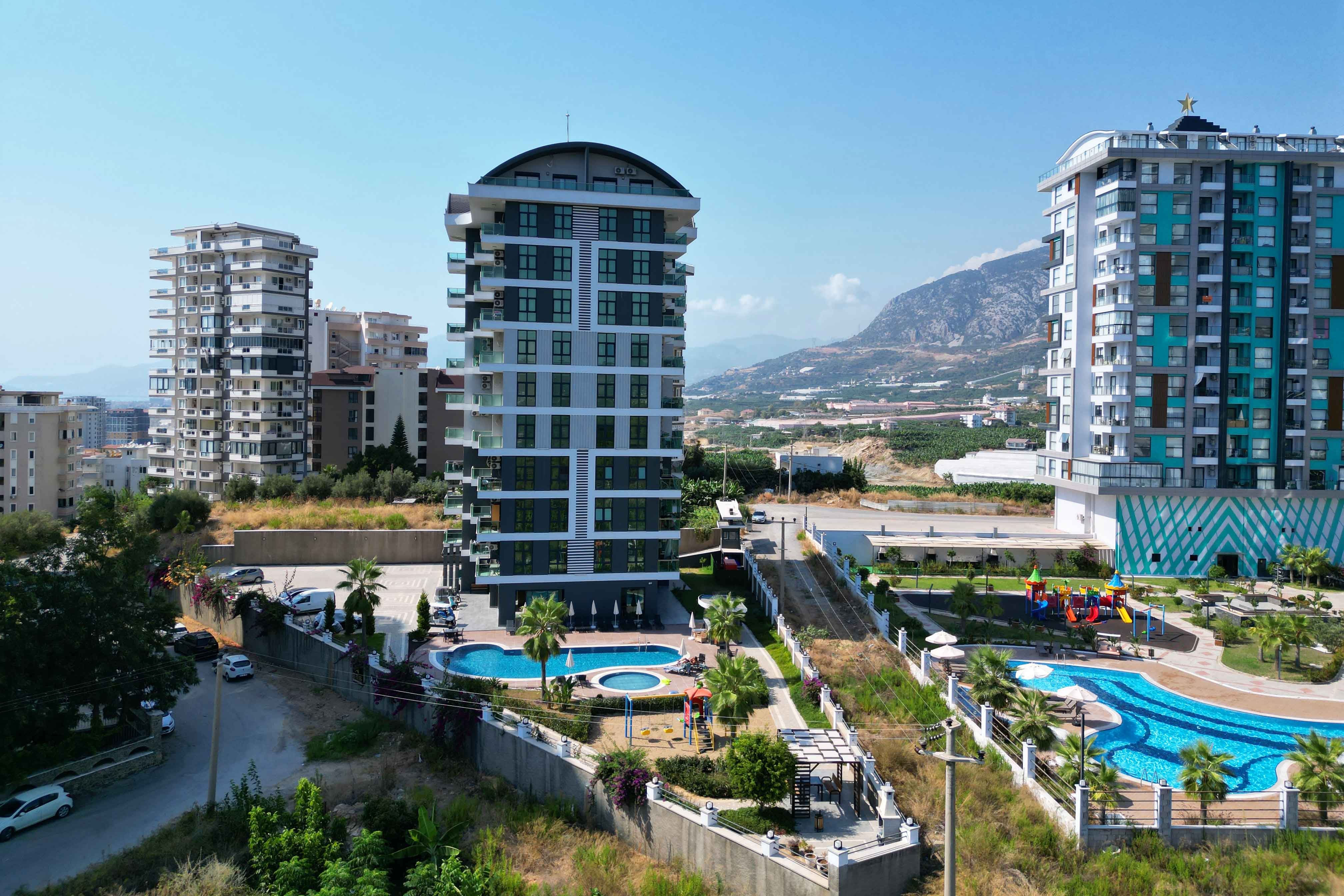Mahmutlar'da Satılık Hazır 1+1 Daireler — Denize 1,3 km