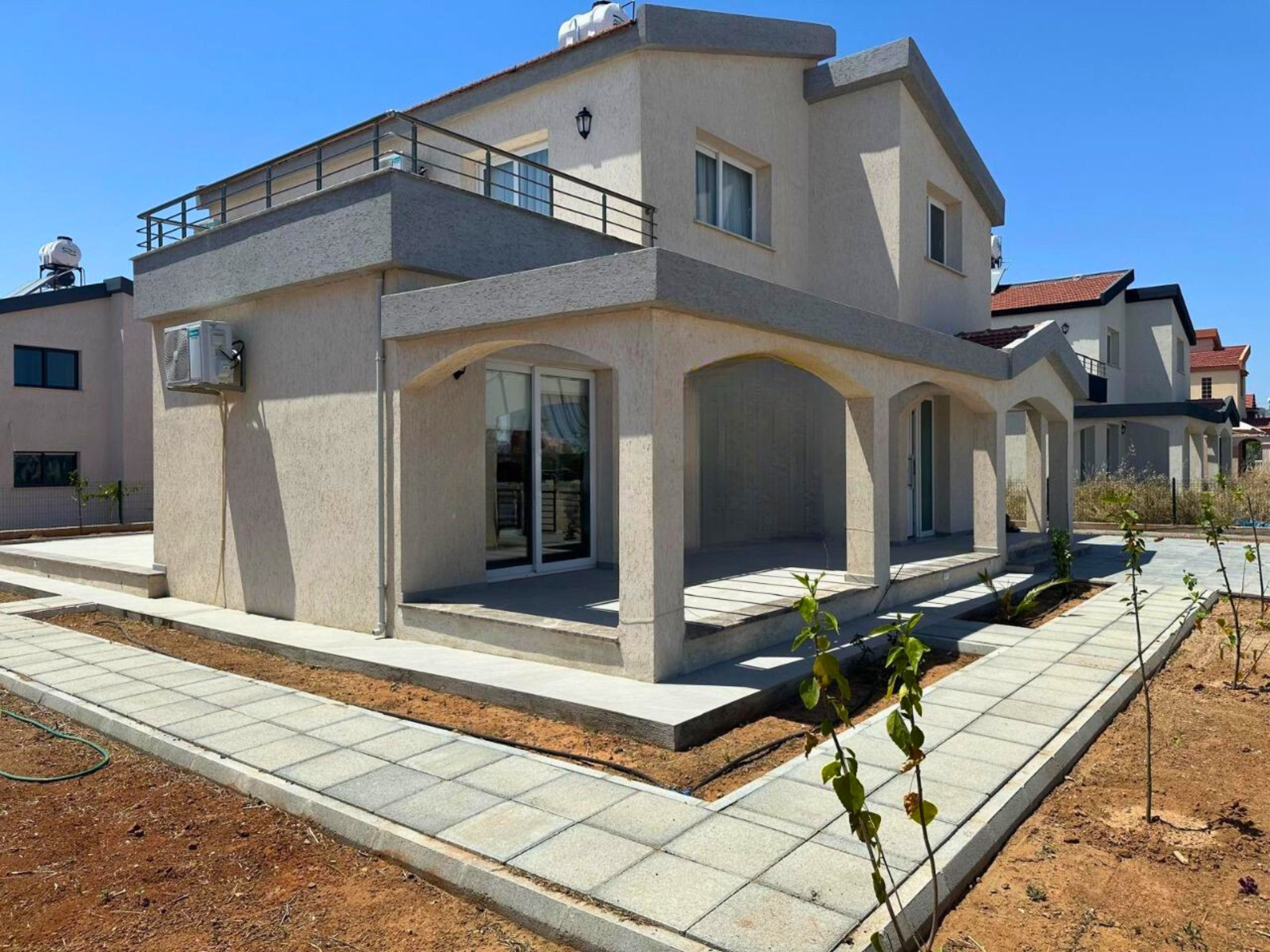 Kuzey Kıbrıs'ta 4+1 Lüks Villa - Denize 500 m, Yeni Boğaziçi
