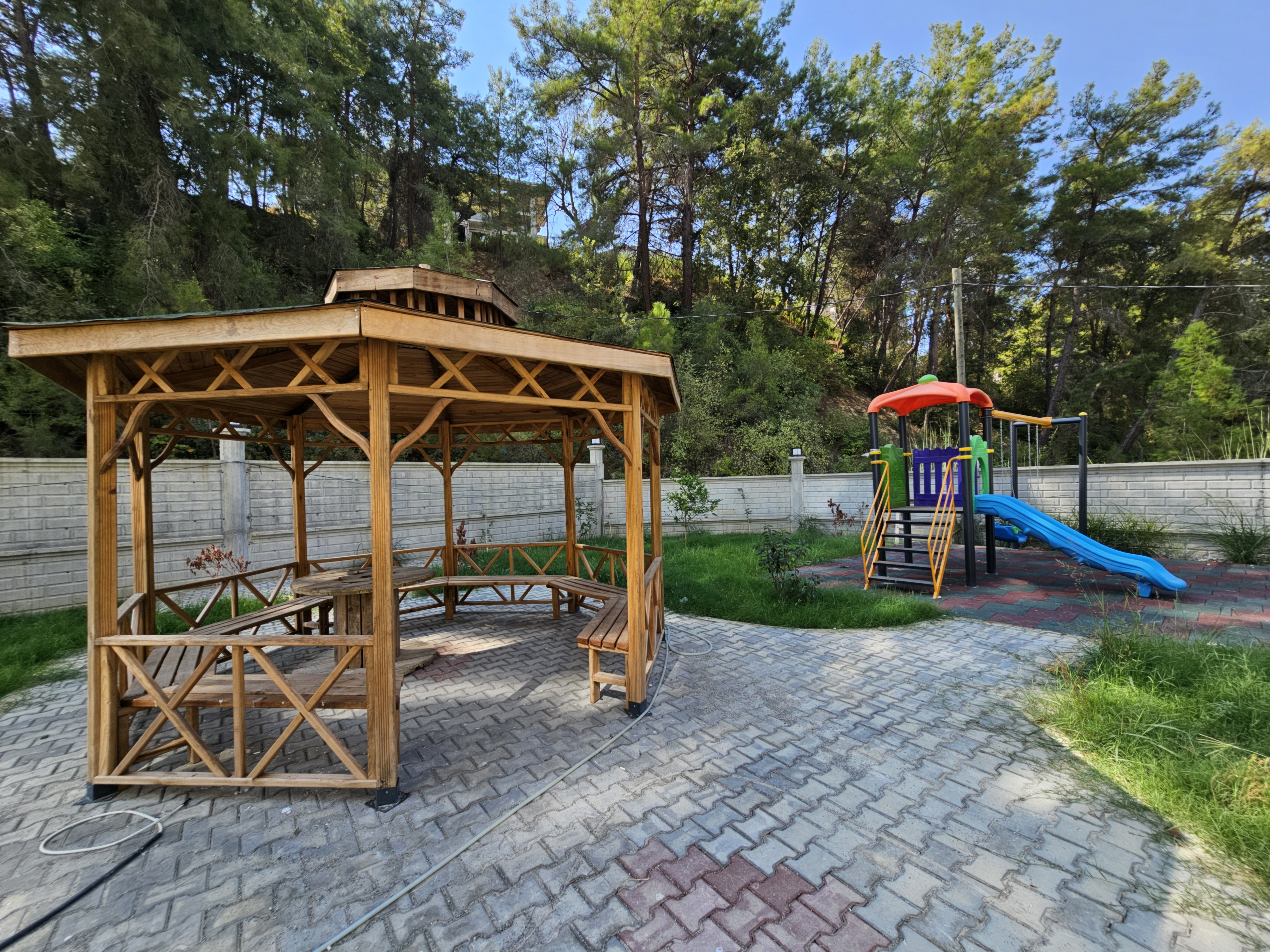 Avsallar'da Aqua Blue Konut Projesi - Denize 950 m Mesafede - 1+1 - 2+1 - Penthouse