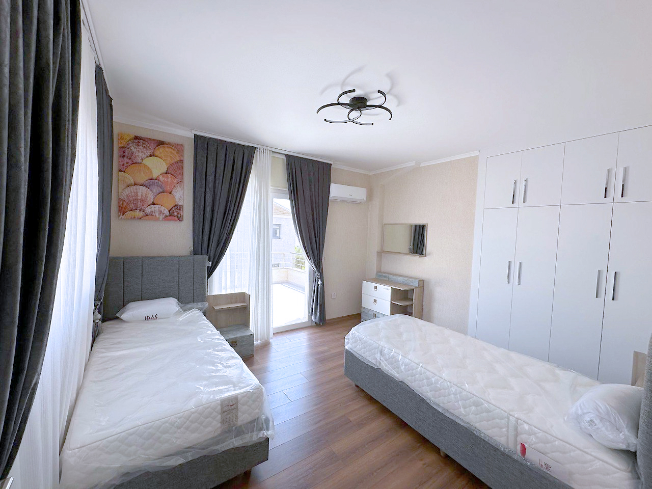 Kuzey Kıbrıs'ta 4+1 Lüks Villa - Denize 500 m, Yeni Boğaziçi