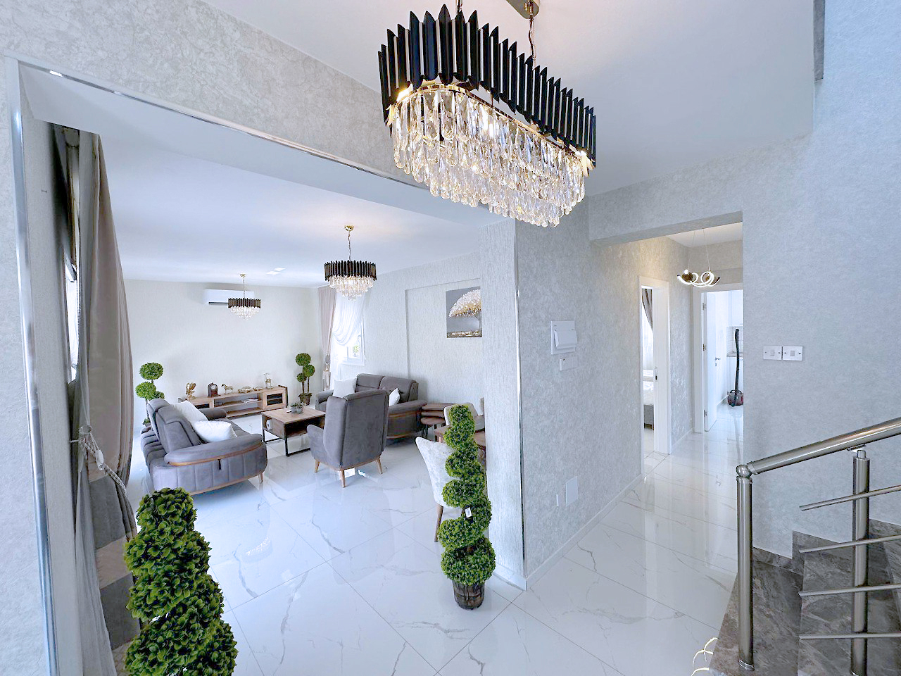 Kuzey Kıbrıs'ta 4+1 Lüks Villa - Denize 500 m, Yeni Boğaziçi