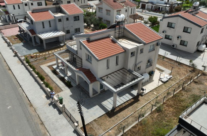 Kuzey Kıbrıs'ta 4+1 Lüks Villa - Denize 500 m, Yeni Boğaziçi