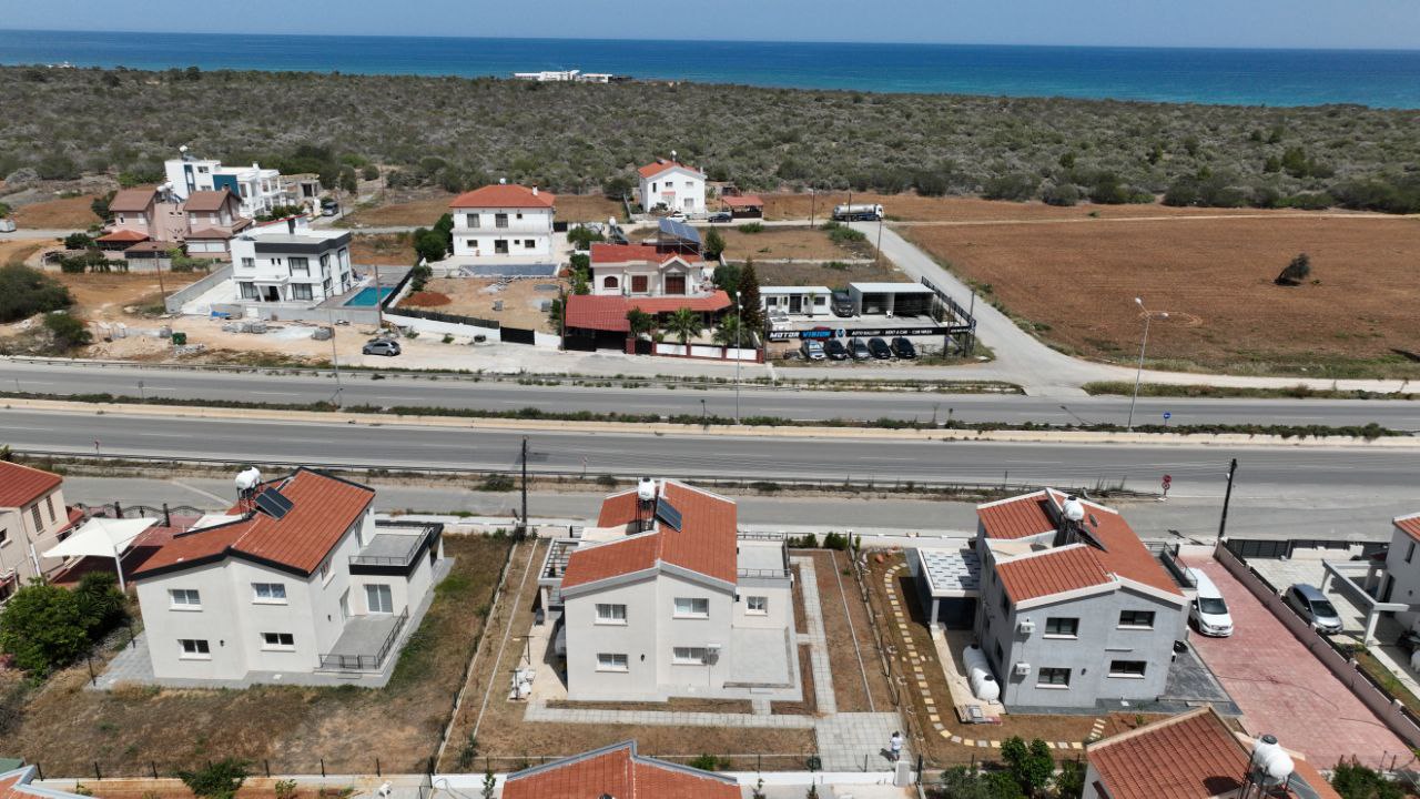 Kuzey Kıbrıs'ta 4+1 Lüks Villa - Denize 500 m, Yeni Boğaziçi