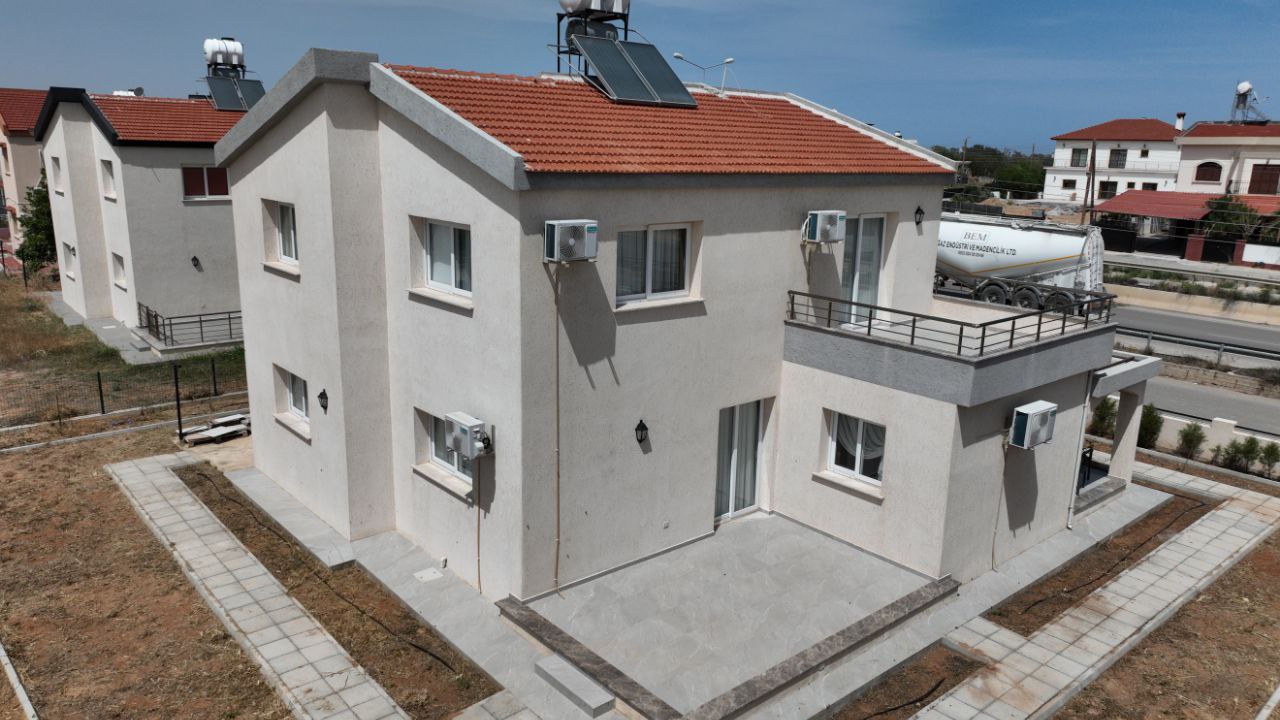 Kuzey Kıbrıs'ta 4+1 Lüks Villa - Denize 500 m, Yeni Boğaziçi