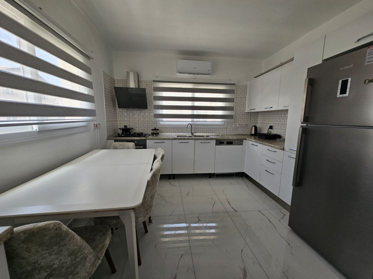 Kuzey Kıbrıs'ta 4+1 Lüks Villa - Denize 500 m, Yeni Boğaziçi