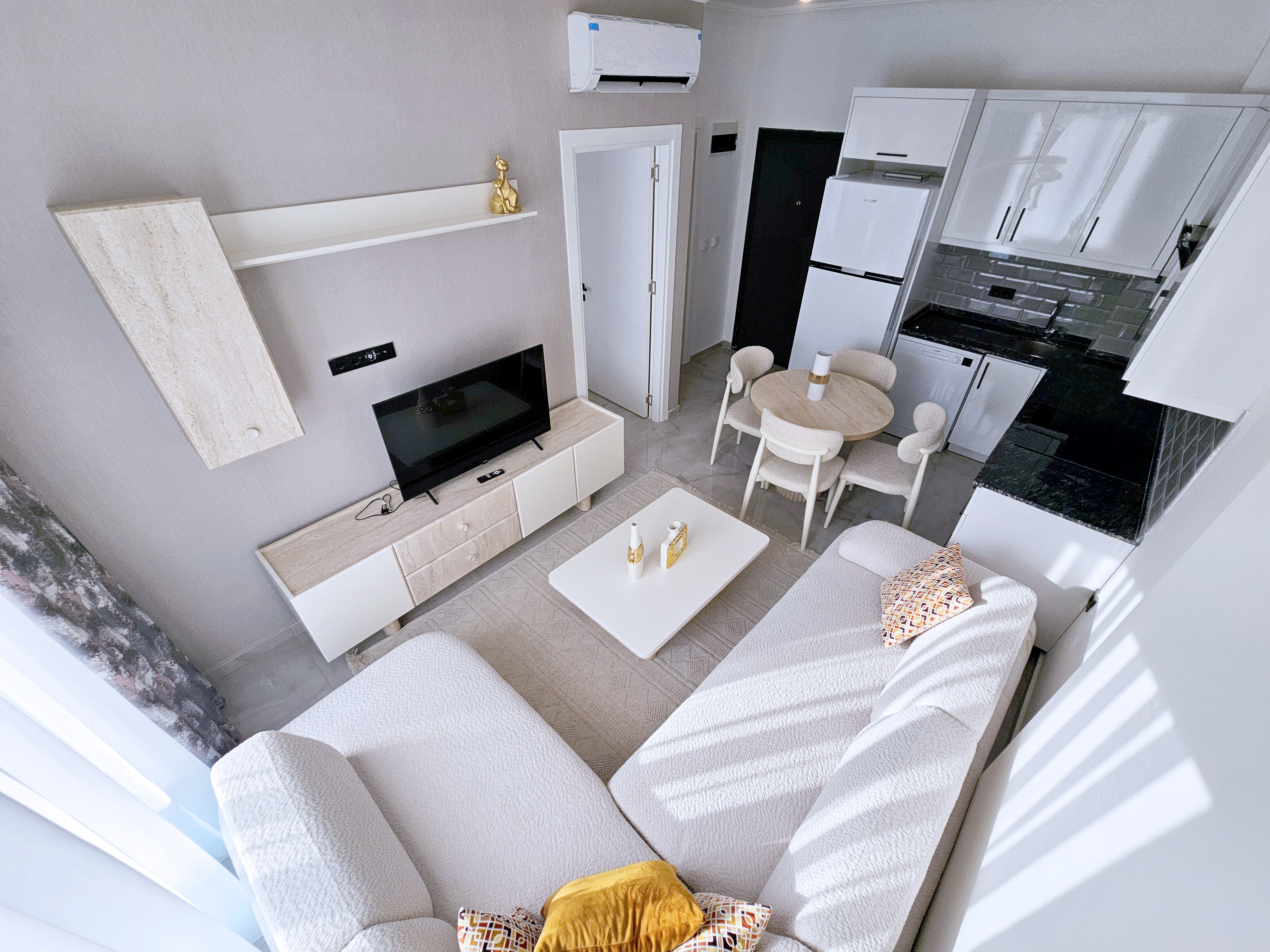 KIRA (1+1) - AVSALLAR