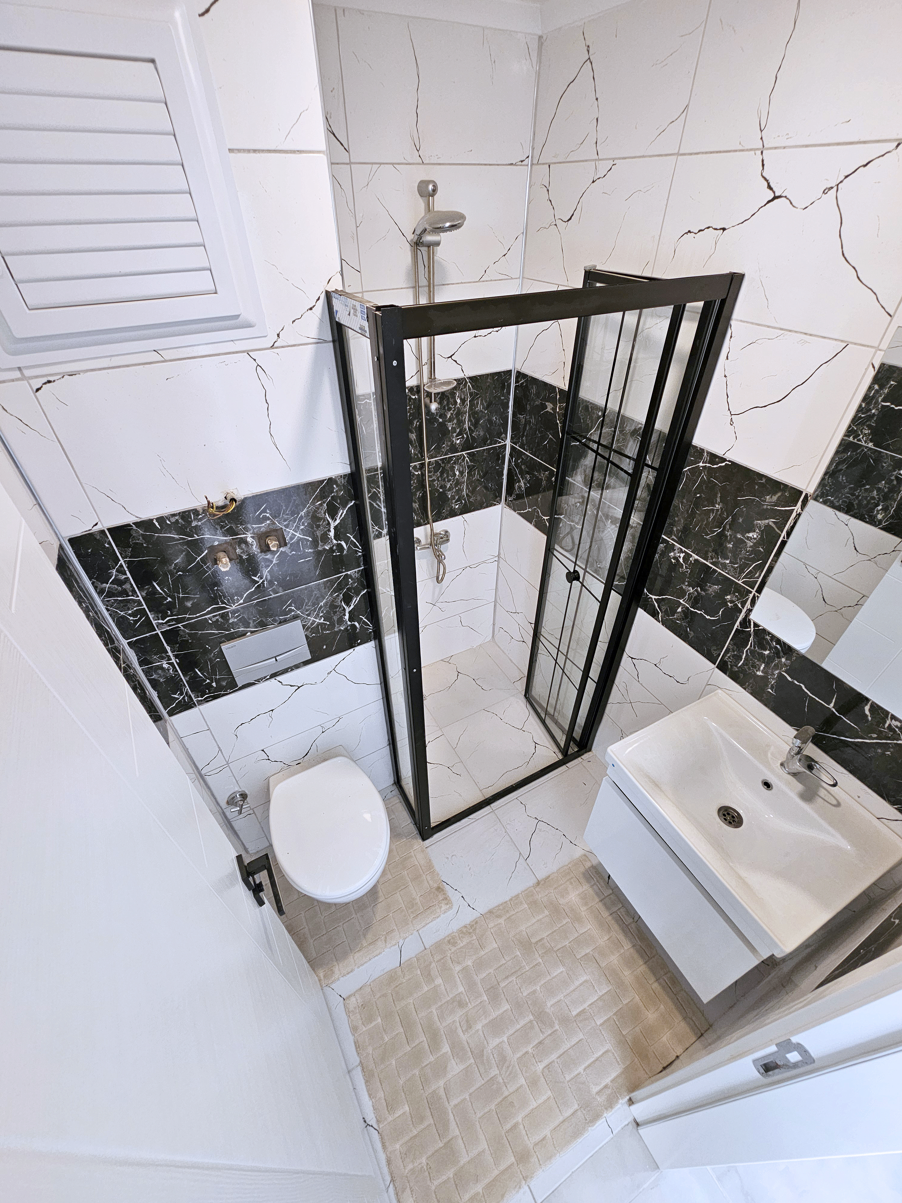 KIRA (1+1) - AVSALLAR