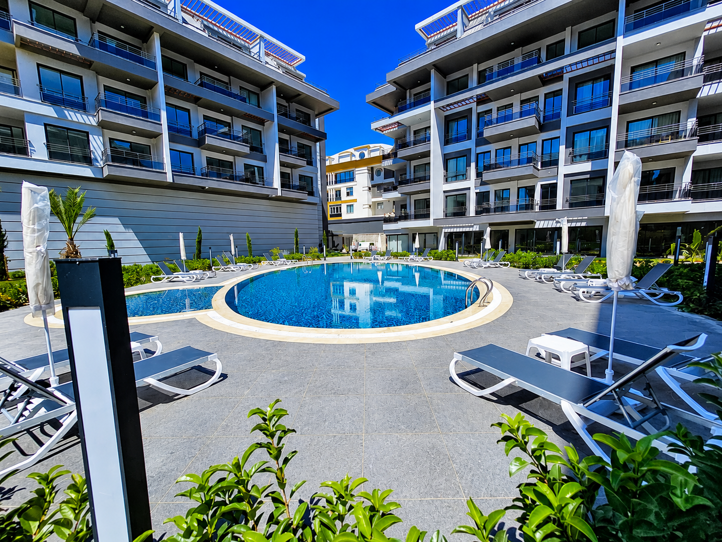 Oba'da Hazır Konut Projesi - 1+1 - 3+1 Duplex - Denize 1,2 km