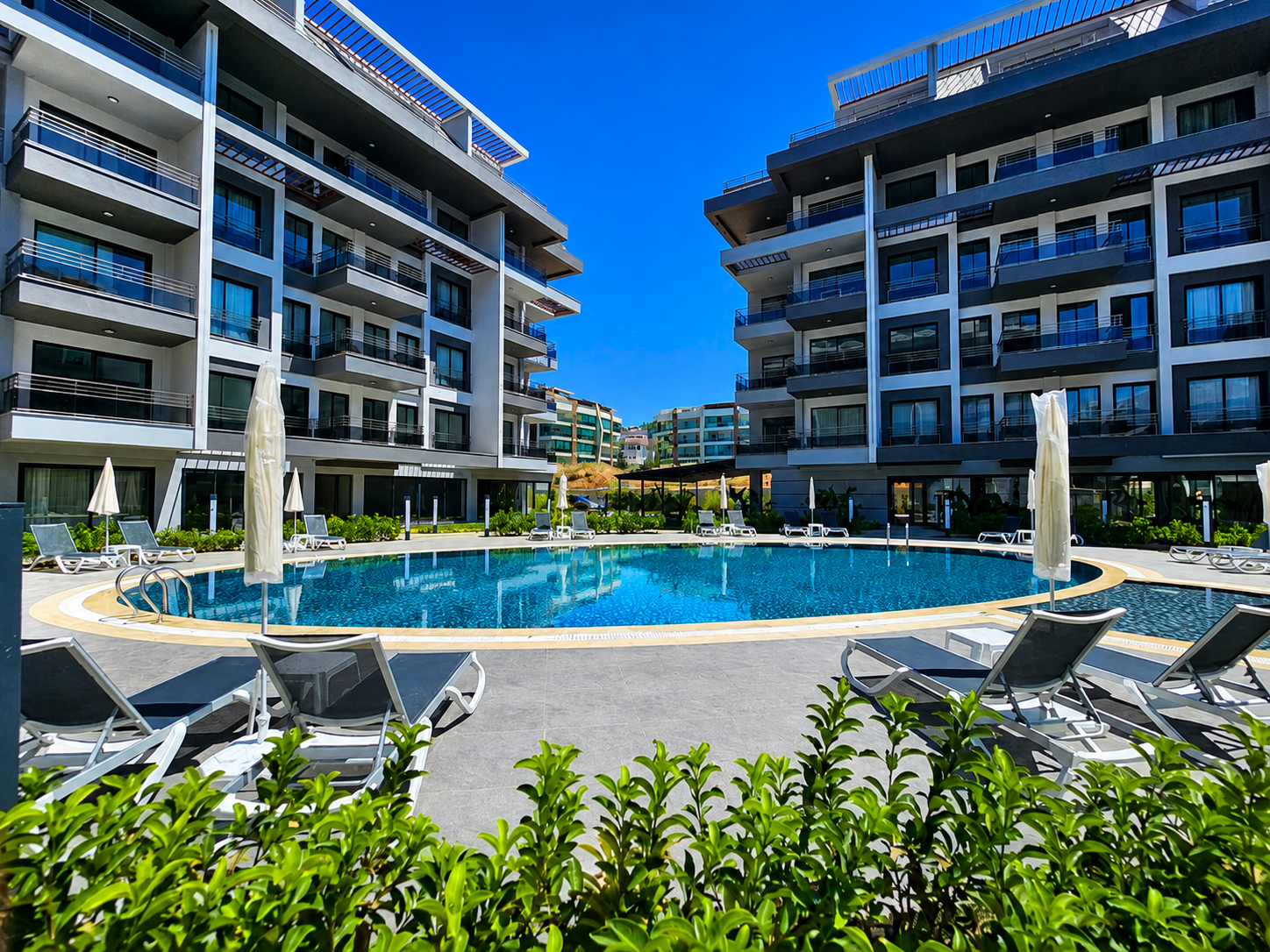 Oba'da Hazır Konut Projesi - 1+1 - 3+1 Duplex - Denize 1,2 km