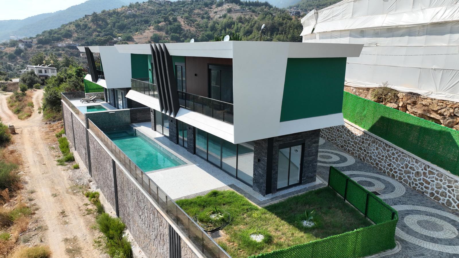 Alanya Kızılcaşehir'de Türk Vatandaşlığına Uygun 275 m² Villa